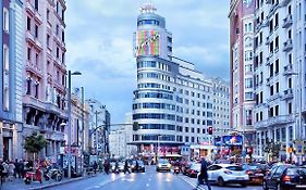 Punta Me Suites Next To Gran Via